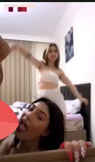 Kankalar yayında biri dans ediyor biri sa*soya yatmış